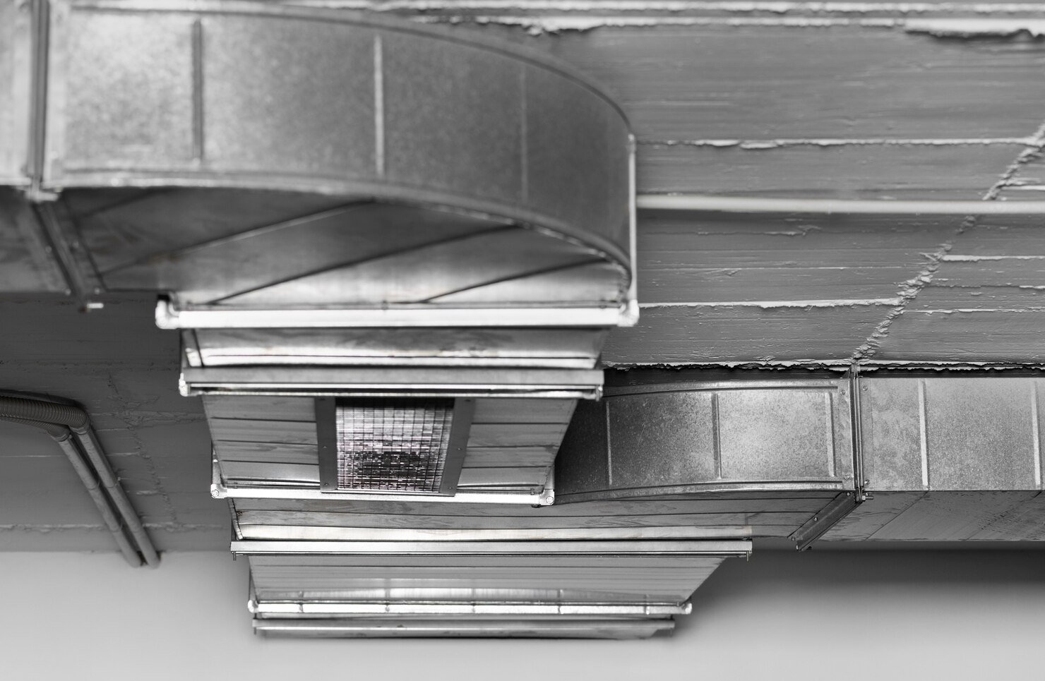 How Often Should You Schedule AC Duct Cleaning in Dubai? A Complete Guide